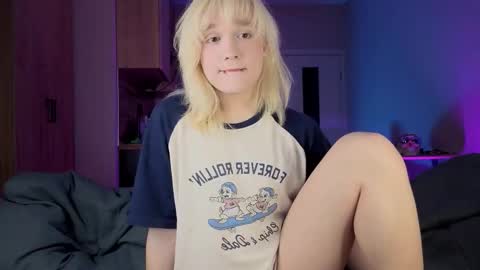 Greg-independent model online show from 09.26.25