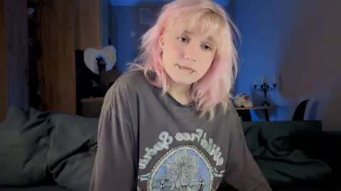 Greg-independent model online show from 04.22.26