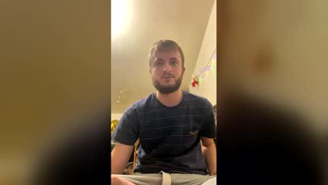 Snapshot of grek32x chatting on 12.15.25 Grek32X online show from 12.15.25