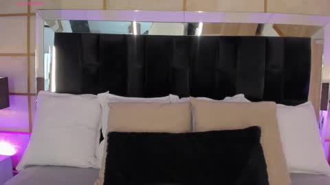 Greta Velvet  online show from 10.02.25