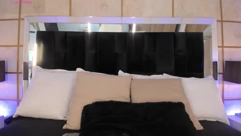 Greta Velvet  online show from 10.11.25