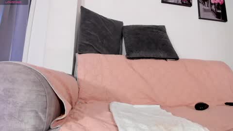 Snapshot of grettel__ chatting on 04.30.26 Gretel online show from 04.30.26