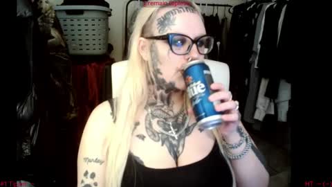 Snapshot of grindhouseho chatting on 04.19.26 Grindhouse online show from 04.19.26