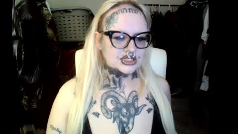 Snapshot of grindhouseho chatting on 04.30.26 Grindhouse online show from 04.30.26