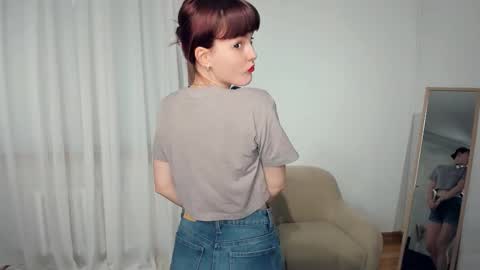 Snapshot of grl_in_power chatting on 12.16.25 Sara online show from 12.16.25