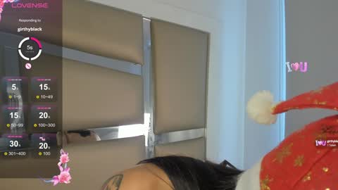 Snapshot of grupojade chatting on 12.24.24 grupojade online show from 12.24.24