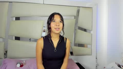 Snapshot of grupojade chatting on 02.20.25 grupojade online show from 02.20.25