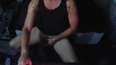 YOUNEEKWAYSTOPLEASEYOU online show from 04.15.26