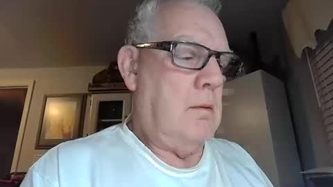 Snapshot of gspotlover1 chatting on 01.07.26 Horny Daddy online show from 01.07.26