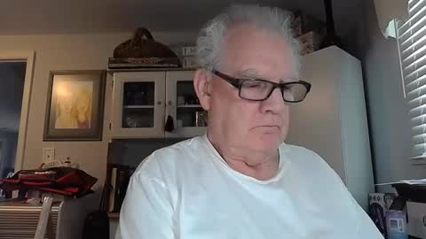 Snapshot of gspotlover1 chatting on 02.17.26 Horny Daddy online show from 02.17.26