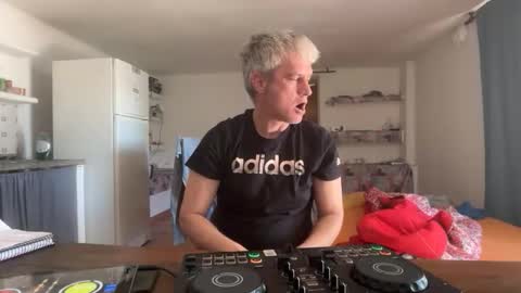 guardiannif_ online show from 02.25.26