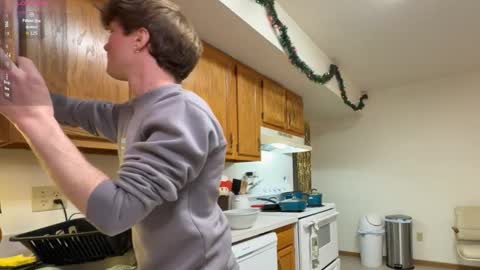 Snapshot of gucciboi4 chatting on 11.30.25 gucciboi4 online show from 11.30.25