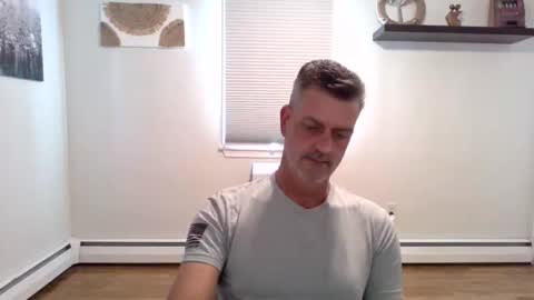 Snapshot of gudguy2025 chatting on 10.16.25 gudguy2025 online show from 10.16.25