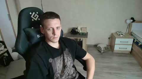 Snapshot of gufi011 chatting on 06.19.26 Gufi online show from 06.19.26