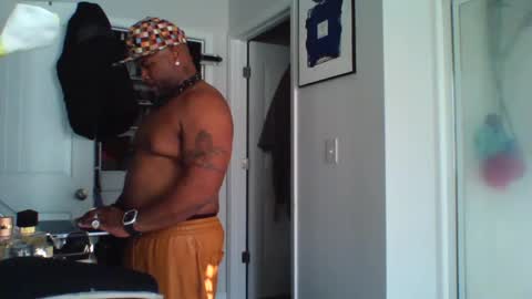 Snapshot of guidedhandstech chatting on 01.24.25 guidedhandstech online show from 01.24.25