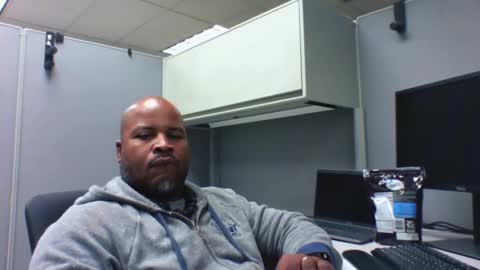 Snapshot of guidedhandstech chatting on 02.05.25 guidedhandstech online show from 02.05.25