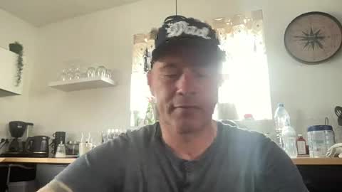 Snapshot of guil0 chatting on 07.05.26 guil0 online show from 07.05.26