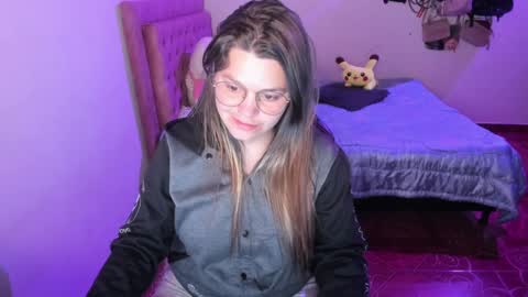 Hello Im Julieta Im 25 years old welcome to my room have fun and be happy. online show from 01.07.25