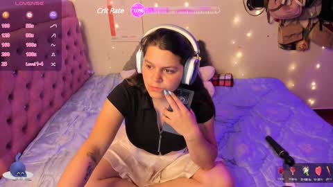 Hello Im Julieta Im 25 years old welcome to my room have fun and be happy. online show from 01.21.25