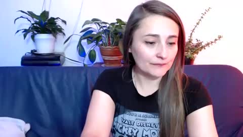 Snapshot of gumball_room chatting on 01.22.25 Vane blonde and Hazell black hair online show from 01.22.25