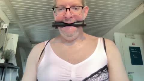 Snapshot of gummicasual chatting on 02.10.26 gummicasual online show from 02.10.26