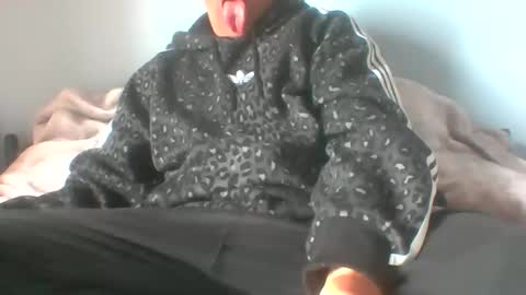 Snapshot of gunishment chatting on 11.01.25 gunishment online show from 11.01.25