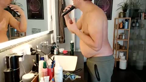 guschidick online show from 11.25.25