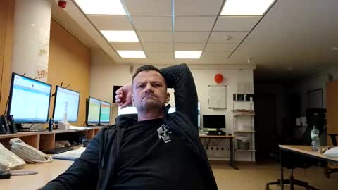 guschidick online show from 11.28.25