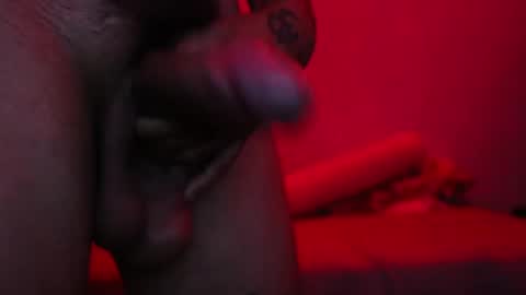 Snapshot of guss6969868792 chatting on 05.18.26 guss6969868792 online show from 05.18.26