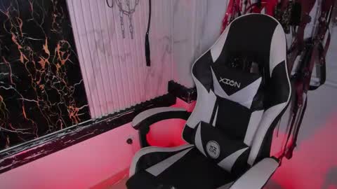 Snapshot of guxplo chatting on 02.09.26 Antonella online show from 02.09.26