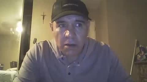 Snapshot of guy8inches4u chatting on 11.03.25 guy8inches4u online show from 11.03.25