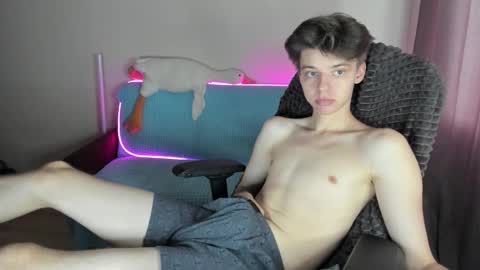 guy_liam1 online show from 10.13.25