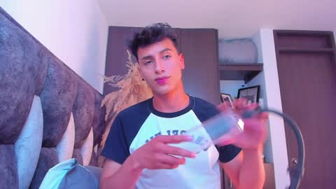 Snapshot of guy_twinks chatting on 12.14.24 Gabriel online show from 12.14.24