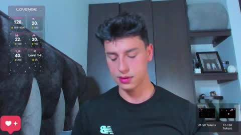 Snapshot of guy_twinks chatting on 03.12.25 Gabriel online show from 03.12.25