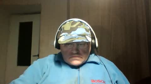 guyboy73 online show from 10.11.25