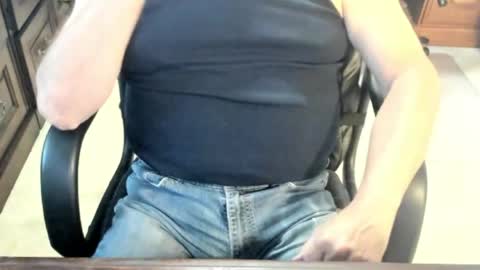 Snapshot of guygdr chatting on 05.26.26 Guy online show from 05.26.26