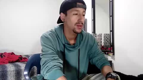 Snapshot of guykarim chatting on 01.02.25 karim online show from 01.02.25