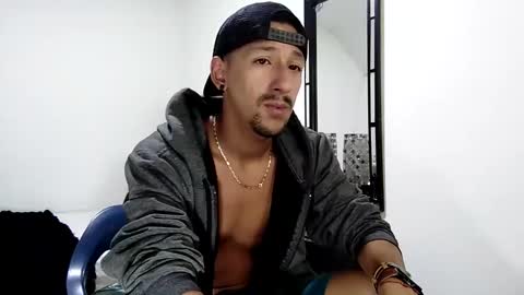 Snapshot of guykarim chatting on 01.12.25 karim online show from 01.12.25