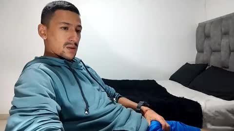 Snapshot of guykarim chatting on 03.05.25 karim online show from 03.05.25