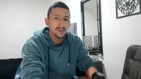 Snapshot of guykarim chatting on 03.09.25 karim online show from 03.09.25