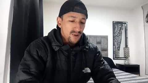 Snapshot of guykarim chatting on 02.12.26 karim online show from 02.12.26