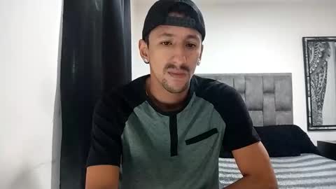 Snapshot of guykarim chatting on 03.01.26 karim online show from 03.01.26