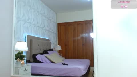 Gwen Drew online show from 02.07.26