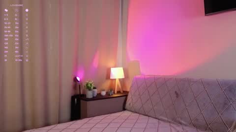 Snapshot of gwenbunn chatting on 09.28.25 Julia online show from 09.28.25