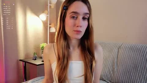 Snapshot of gwenbunn chatting on 11.06.25 Julia online show from 11.06.25