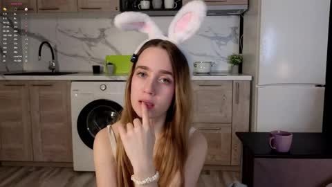 Snapshot of gwenbunn chatting on 11.29.25 Julia online show from 11.29.25