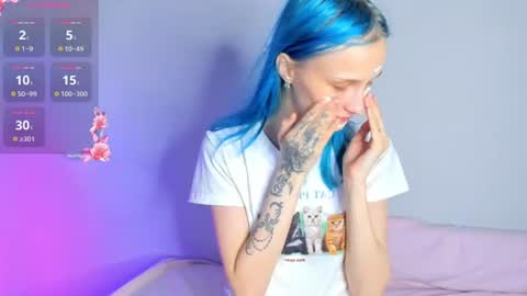Snapshot of gwencase chatting on 07.25.26 Gwan online show from 07.25.26