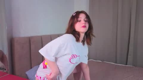 Snapshot of gwendolyndrews chatting on 10.21.25 Lisa online show from 10.21.25