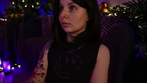 Snapshot of gwenhilton chatting on 02.25.25 gwenhilton online show from 02.25.25