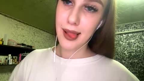 Gwen online show from 10.13.25